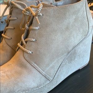 Carlos Santana wedge booties